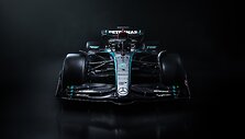 &bdquo;Mercedes&ldquo; pristatė naują F1 bolidą W15