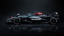 &bdquo;Mercedes&ldquo; pristatė naują F1 bolidą W15