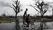 Filipinų Taklobano miestas, nusiaubtas taifūno Haiyan