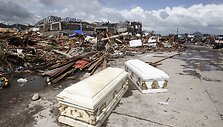 Filipinų Taklobano miestas, nusiaubtas taifūno Haiyan