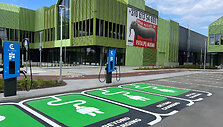 A1 magistralėje, &scaron;alia &bdquo;Urban HUB&ldquo;, pradėjo veikti vienas didžiausių elektromobilių įkrovos centrų