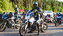 &bdquo;Gazo terapija&ldquo;: Leonas Jeacockas pagerino Nemuno žiedo trasos rekordą motociklu