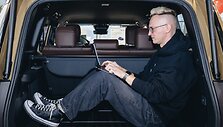 Ra&scaron;ytojas Tomas Dirgėla knygą kurs automobilių apsuptyje