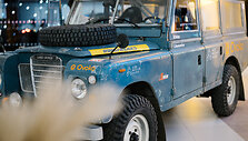 Karolis Rai&scaron;ys ir Ignas Daunoravičius pristatė Dakaro Land Rover Defender