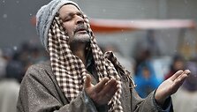 Goa valstijos pajūrio kaime sugriuvo pastatas, žuvo 15 žmonių, gelbėtojai ie&scaron;ko likusių gyvų