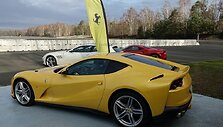 Ferrari 812 Superfast variklis yra priekyje, o i&scaron;metimo sistema baigiasi gale. (Y.Leclercq, Wikimedia(CC BY-SA 4.0)