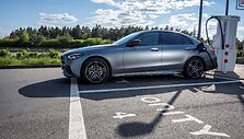 I&scaron; tinklo įkraunamas hibridinis C klasės Mercedes-Benz (Gamintojo nuotr.)