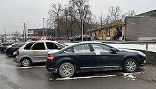 Apleisti automobiliai užsienieti&scaron;kais numeriais &scaron;alia Vilniaus autobusų stoties