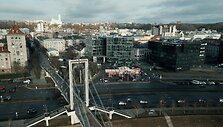 Kauno verslo centre &bdquo;Sqveras&ldquo; įgyvendintas didžiausias EV privačių įkrovimo stotelių projektas