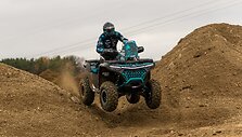 &bdquo;CFMOTO Thunder Racing Team&ldquo; Abu Dabyje startuoja nauju keturračiu