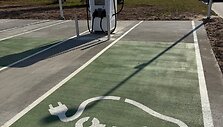 &bdquo;DP Acetate&ldquo; baigė įrengti 4 ABB gamintojo galingiausias elektromobilių įkrovimo stoteles Kaune
