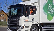 Vitoldas Milius i&scaron;bandė elektrinį sunkvežimį &bdquo;Scania P230&ldquo;