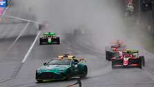 Per lietų vykusias avarijų kupinas F1 lenktynes Australijoje laimėjo Lando Norrisas