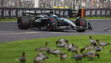 Per lietų vykusias avarijų kupinas F1 lenktynes Australijoje laimėjo Lando Norrisas