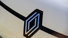 Lietuvos pa&scaron;tas įsigijo 170 &bdquo;Renault&ldquo; ir &bdquo;Dacia&ldquo; elektromobilių