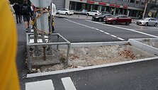 Pėstieji priversti eiti dviračiams skirta pervaža Kalvarijų g. Vilniuje