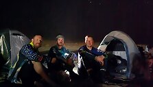 Dakaro maratono bivakas: Dovydas Karka, Saulius Klevinskas ir Gediminas &Scaron;atkus