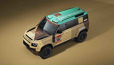 Pristatytas Roko Baciu&scaron;kos Dakaro automobilis &ndash; &bdquo;Defender Dakar D7X-R&ldquo;