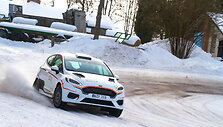 Jaunieji ralio talentai i&scaron;bandė &bdquo;Ford Fiesta Rally4&ldquo; 