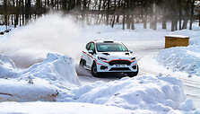 Jaunieji ralio talentai i&scaron;bandė &bdquo;Ford Fiesta Rally4&ldquo; 