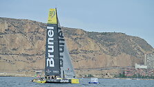 Rokas Milevičius ir &bdquo;Brunel&ldquo; komanda sėkmingai startavo regatoje aplink pasaulį &bdquo;Volvo Ocean Race&ldquo; 2014 m. spalio 11 d. 