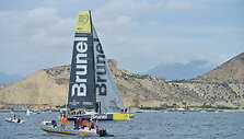 Rokas Milevičius ir &bdquo;Brunel&ldquo; komanda sėkmingai startavo regatoje aplink pasaulį &bdquo;Volvo Ocean Race&ldquo; 2014 m. spalio 11 d. 