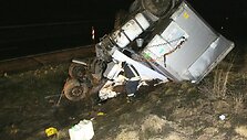 Nakties avarija ties Kryžkalniu: baltarusio vilkikas pateko į plikledžio spąstus 2015 m. sausio 04 d. 