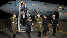 Į Lietuvą atskrido Vokietijos gynybos ministrė dr. Ursula von der Leyen  2015 m. balandžio 14 d. 