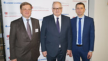 AB Lietuvos geležinkeliai generalinis direktorius dr. Stasys Dailydka, VGTU rektorius prof. Alfonsas Daniūnas, klubo koordinatorius Giedrius Garbinčius
