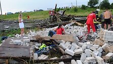Konstrukcijos užgriuvo 20 dviratininkų