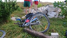 Konstrukcijos užgriuvo 20 dviratininkų