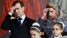 Dmitrijus ir Svetlana Medvedevai padovanojo Maskvos ir visos Rusijos patriarchui Kirilui ikoną 