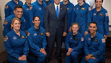 12 naujų NASA astronautų