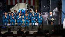 12 naujų NASA astronautų