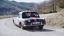 Karolis Rai&scaron;ys ir Vidimantas Gečiauskas su 1965 m. gamybos briti&scaron;ku &bdquo;MGB Roadster&ldquo;.