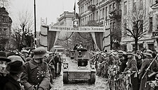 J. Miežlai&scaron;kis. Lietuvos kariuomenė įžengia į sugrąžintą Vilnių. 1939 m. (V. Juraičio archyvas)