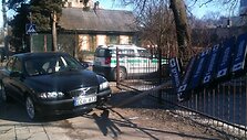 &bdquo;Volvo&ldquo; nuvertė informacinį ženklą.