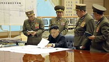 Kim Jong Unas su &Scaron;iaurės Korėjos karo vadais