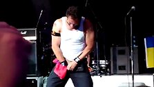 &bdquo;Bloodhound Gang&ldquo; boso gitaristo Jaredo Hasselhoffo poelgis sukėlė pasipiktinimą Rusijoje.