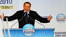 Silvio Berlusconi tribūnoje prie&scaron; incidentą sakė kalbą.