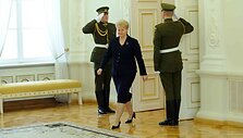 Prezidentė už nuopelnus įteikė apdovanojimus Lietuvos ir užsienio piliečiams.