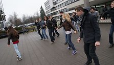 Studentai neįprastu būdu reklamavo savo renginį &bdquo;Barų vakaras&ldquo;.