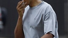 Barackas Obama krep&scaron;inio aik&scaron;telę paliko prakirsta lūpa.
