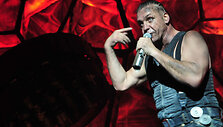&bdquo;Rammstein&ldquo; scenoje