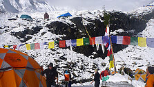 Žvilgsnis į Manaslu i&scaron; bazinės stovyklos