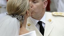 Monako karali&scaron;koji pora prisiekė amžiną meilę prie&scaron; Dievą