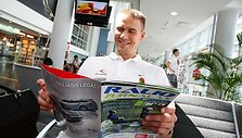 Krep&scaron;ininkas skaito &bdquo;Ralio&ldquo; žurnalą