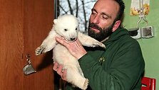 Thomas Doerfleinas užaugino pasaulyje žymiausią poliarinę me&scaron;ką Knutą.