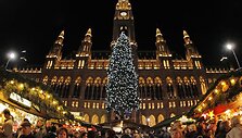 Vienos miesto aik&scaron;tėje jaučiamas Kalėdų metas