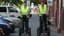 Naudodami riedžius, pareigūnai per tą patį laiką gali patruliuoti didesnėje teritorijoje.